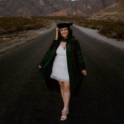 obgyn pgy1 // #FirstGen • she/her/ella  • west tx native • taking it one day at a time 🤠 🇲🇽🇺🇸