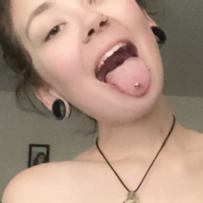 I sell content 💖 Sub to my OF🥰 💸Tip me to get my attention💸