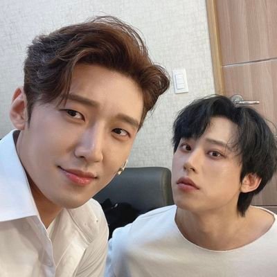 뮤지컬 데스노트에 미친 데친녀 근데 요즘은 베어를 더 많이 봄
연뮤 후기 위주 주로 헛소리를 합니다🍎🎙🌊☄️🧟♂️🌹🌕🧪🐻