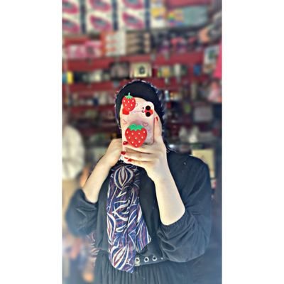 -ضِحكِتك أجمَل ما عيني شافَتْ🖤.