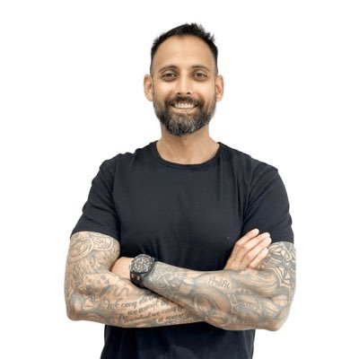Providing an on-demand distribution network connecting businesses to their ideal customers so they sell faster and grow.