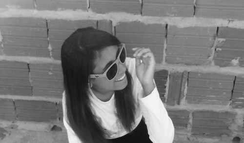Insuportável, chata,idiota,e atrapalhada. Prazer, essa sou eu. Não fui criada para ser perfeita. Mais no fundoo sou legaaal U.U