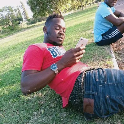 Mzeroate's profile picture. 