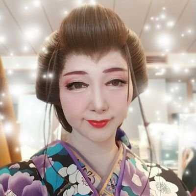 時代劇をメインに活動している女優です
小劇場、商業演劇、大衆演劇などの舞台で頑張っています
🌸神社仏閣/沖縄/奈良/時代劇/江戸時代/富士山/温泉/桜/御朱印/THE YELLOW MONKEY🌸