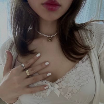 caralysta's profile picture. 🤍 insta: @/carmencslo