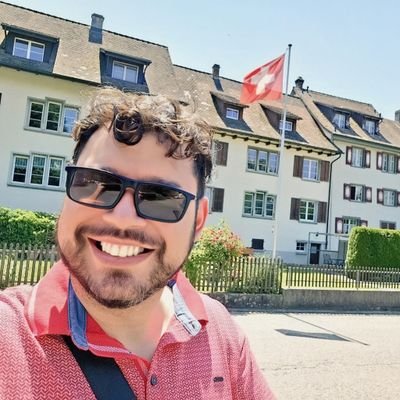 ledesmacho's profile picture. Leandro, mis padres, cerro, el cielo, tu sonrisa y otros placeres de mi vida