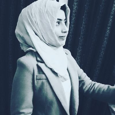 sidraaghias's profile picture. Basically Basic | Avid Reader | Old School