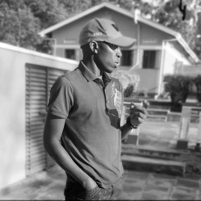 Fortportal 🧢|| 
Arsenal❤ || 
introvert😊// just an ordinary mortal man 👨