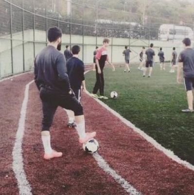 lolawzandes's profile picture. benden yakısılısını bulamazsın dedim de herkesten cirkinini nasıl buldun salak neyse seninle isim bitti