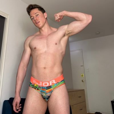 🇨🇦 Your boy next door bf | 😃 Looking For Collabs in Toronto | Click the link for all my latest content ⬇️ https://t.co/CxQmbEOk2U