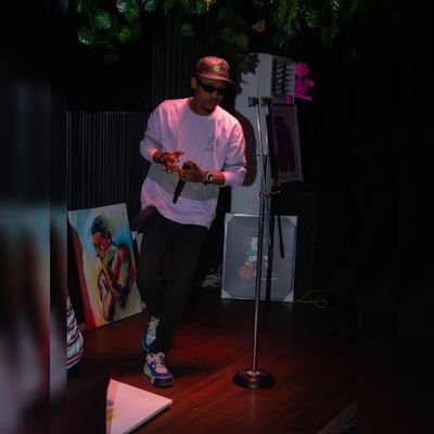 Artist |Real Estate |God's Servant.
'TOTORI' Audio Out Now.🌎
IG: @gspeedo_1