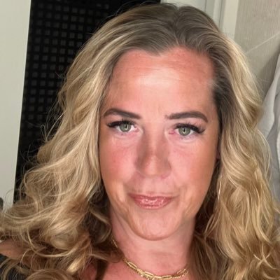 Loulou300's profile picture. PR, Scouser lost in Essex, holiday enthusiast, mother to William, recipe creator (every sodding night)