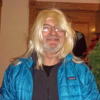 b2sq1's profile picture. x