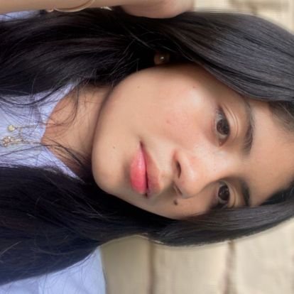 y supongo que aún estoy aprendiendo
Que mi felicidad es primero🤍