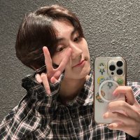 caca (@glossiecat) 's Twitter Profile