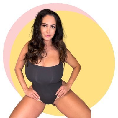 Ava_Addams56's profile picture. I create a content for your viewing pleasure....all my links are on the site 💋😍