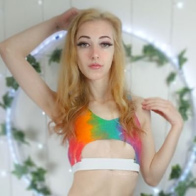 JAY // 18+ ONLY 
♡ Cam Model & Content Creator ♡ 
NB (they/she) 🎨 | 🧵🧶👙 | 🌼 | ☕