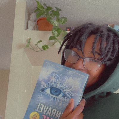twenty eight • book lover • plant eater • crunchy mama 🧚🏾‍♀️ currently reading : archers voice 😊