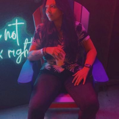 Angelx613's profile picture. 30 | 👭 | hopeless romantic|