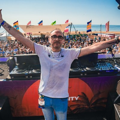 DJ / Producer / Remixer
For Bookings:
Rick@Synergy-artists.com
https://t.co/j708HNzEuR