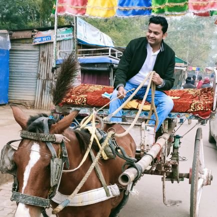 A passionate digital marketing specialist.
(भूख फिरती है मेरे मुल्क मे नंगे पांव,
रिज़्क ज़ालिम की तिजोरी में छुपा बैठा है!)
