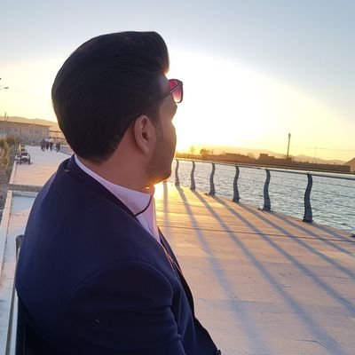 زندگی آنیست و آنی نیست که تو می اندیشی
https://t.co/EehpE31ojZ