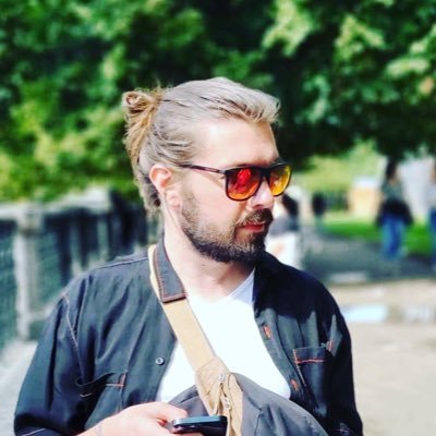 Journaliste. Coordinateur éditorial chez Prisma. ❤️Poker. Co-Papa @suppsparterre / Co-Auteur de Supporter, et du Livre Officiel des 50 ans du PSG