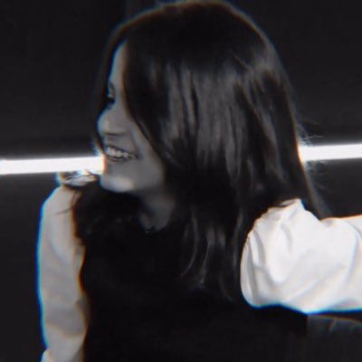 ل شخصاً ععابر مررت من هنا : كُن كالغيث تروي قبر أبي بدعائك ❤️.