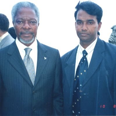In this photo here I'm as a Commissioner General along with United Nations General Secretary Late Kofi Annan at World Expo'98, Lisbon, Portugal🇵🇹. 💕