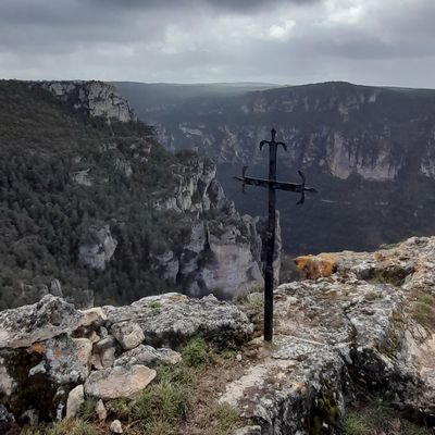 Pour la pensée libre, l'ouverture d'esprit et la bienveillance.