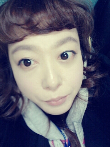 나는 외롭습니다 .하지만 괜찮아요 설레이고 마음복잡한 것 보다 그냥혼자 외로운것이더편하니까요..