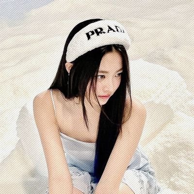 ✧010(✿^‿^)
✿My name is Jasmine u can just call me Jei
✿Im 13
✿Dream company—☆—☆hybee
✿i can speak a little italian fluent English and a little korean ✿