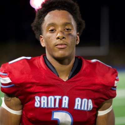 Santa Ana H.S. 2024 | 6' 195 RB/WR I GPA: 3.2 I Sprinter 🏃🏾‍♂️ 💨100m 4x100 | NCAA# 2302776492 | 📱 DM ME | 📧 c4isreal@gmail.com