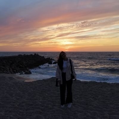 no fundo só queremos alguém que fique
Ig:laraqueiros505