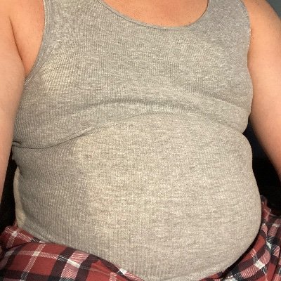 Just a horny nerdy chubby guy seeing what and who else is out there! Dms are open don’t be shy. 5’6 230lb chub4chub, 18+ only