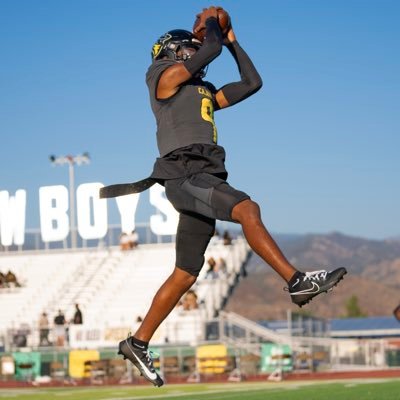 3 ⭐️ ATH Cajon High School 6’1/187lbs/3.8 GPA/ Phone number: 909-229-5305| 4.6 40 yard dash