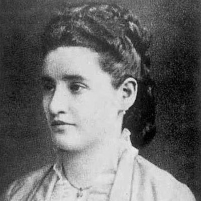 Católica. Patriota. Ex poeta. Aspirante a mística. Mamá de Lu.