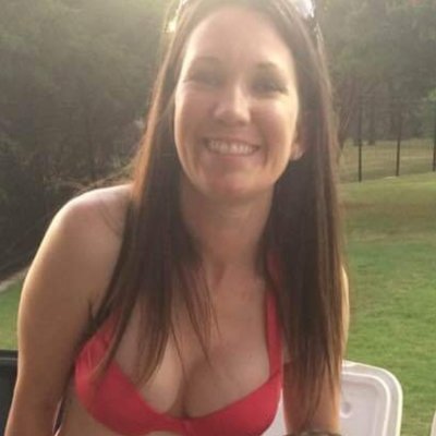 Married/Mom, bi-curious, need more friends and want some girl time without hubby finding out 😘