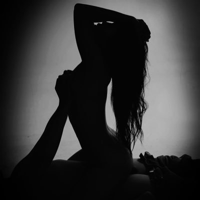 Mỹ nhân trong thiên hạ k làm ta lay đọng .Chỉ có vợ kẻ thù luôn làm ta thích thú 😗