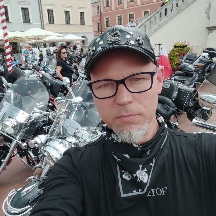 mało piszę ....dużo czytam ⚡⚡⚡
modelarz lotniczy, motocyklista ,książkoholik 😁
***** ***