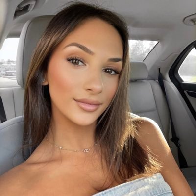 kebarbs's profile picture. 