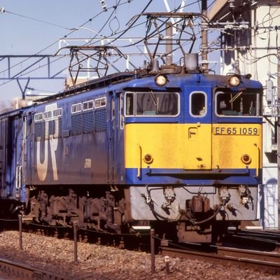 Fuso_G4B35's profile picture. 1990年代前半から途中約11年の休鉄期間がありましたが好きな機関車メインで撮影しております。休鉄中はたまに古いバスを撮ってました。
最近撮ったものと懐かしいものを出していきますのでよろしくお願いします。
