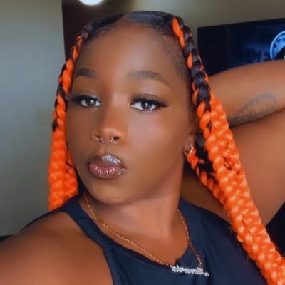 Yup, that’s me😘 Jacksonville Hairstylist/Braider 🔥