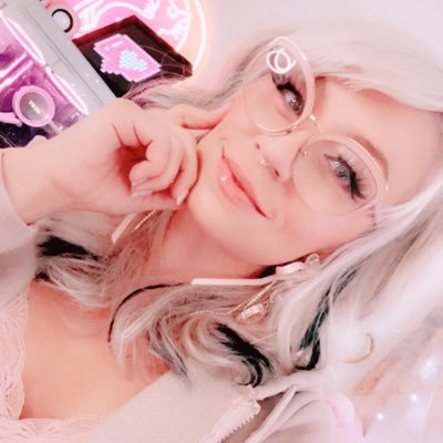 Digital & Live2D artist ♡ Your favorite anime mom ♡ sun/tues/wed evenings on https://t.co/31oGCXAXp1 ♡ occasionally NSFW here