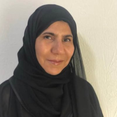 ناشطة إجتماعية - أحب العلم و المعرفة و مازلت أتعلم - لا تذهب حيث تأخذك الحياة بل خذ الحياة إلى حيث أنت ذاهب