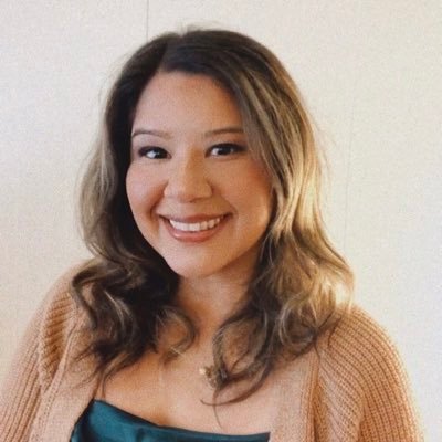 cindmontenegro's profile picture. LMFT & author of MY MIND IS A MOUNTAIN | books & mental health & stream of consciousness 🇸🇻🇺🇸 | she/ella | tweets ≠ therapy or professional advice