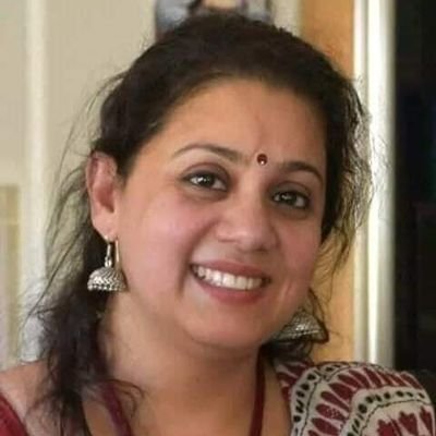 हमारी तुम्हारी कुछ पन्नों की किताब है,
है हिसाब कुछ दूरियों का,
बाकी इश्क बेहिसाब है ||