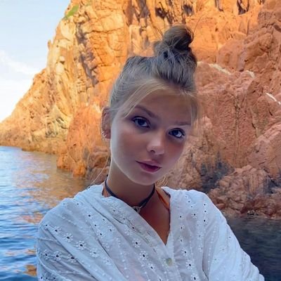 beauty can be defined in so many ways so be beautiful in your own way🦋💕