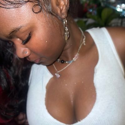 iinaamii's profile picture. 