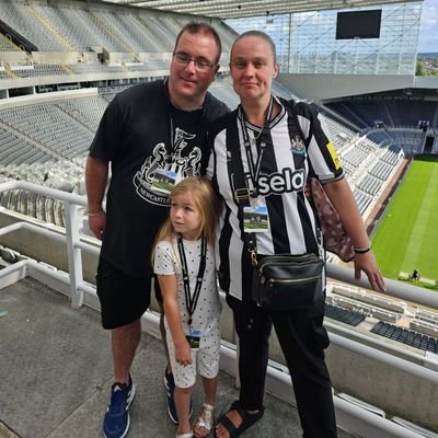 proud Dad to Erin. love spending time with family and friends, going to the gym & socialising. I'm a big football fan & follow @nufc & have a passion for radio